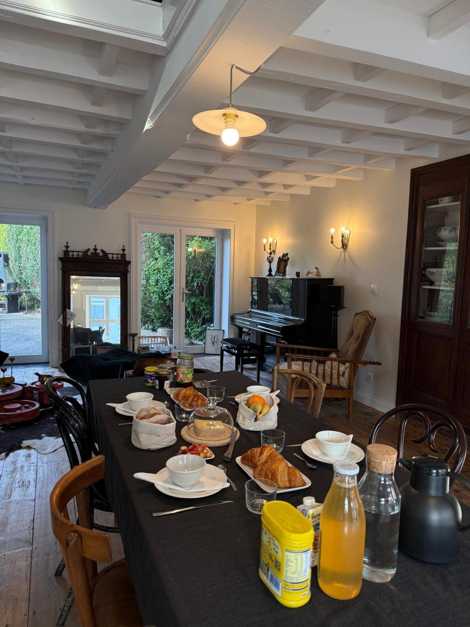 We Maison D'Hotes Кассель Екстер'єр фото